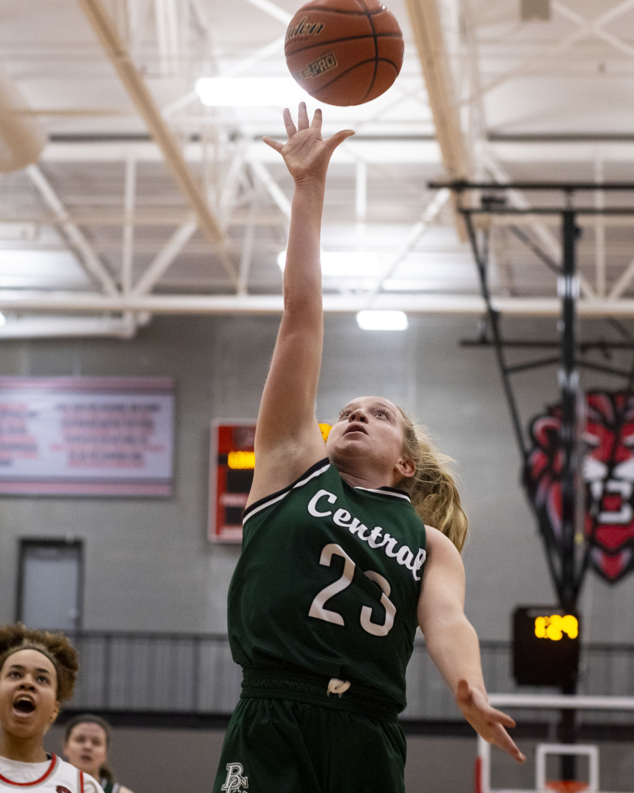 010422-spt-CentralVsLockwoodGirls07msc.jpg